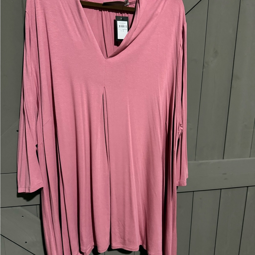 NWT Pink V-Neck Avenue 4x Women's Top *see description*